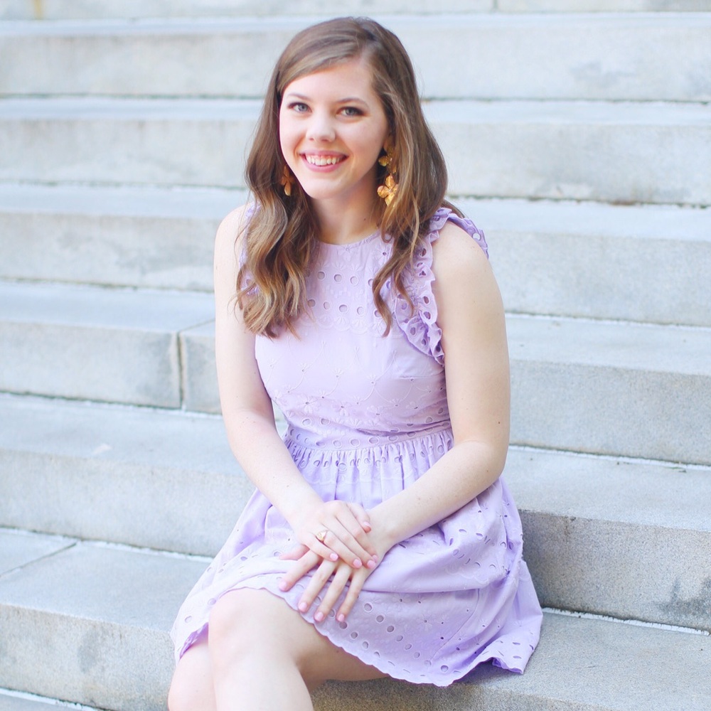 Meet Your Posher, Caroline!